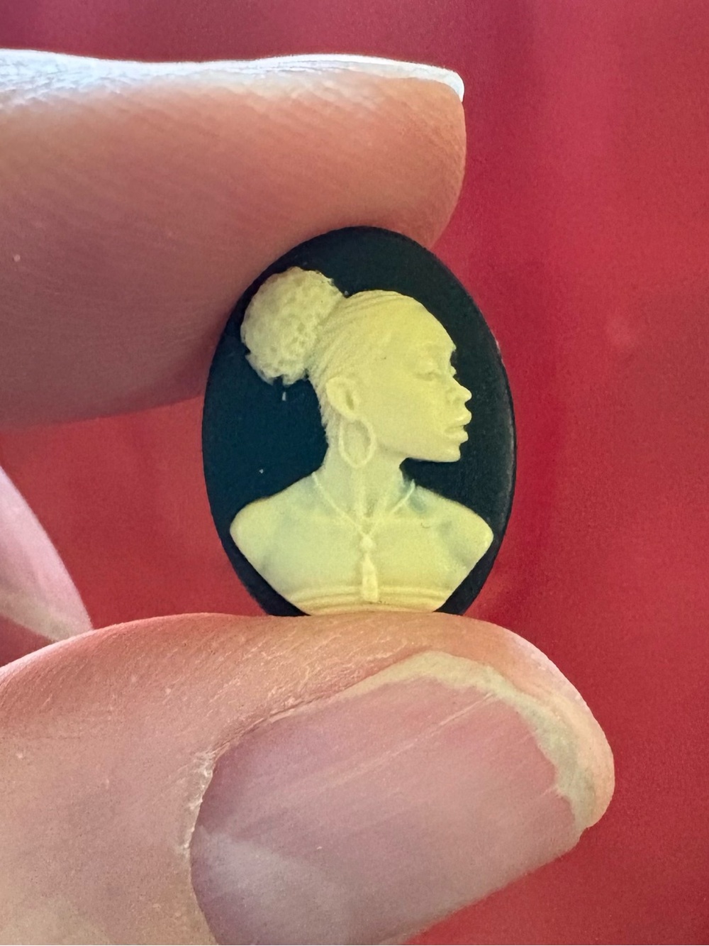 Rare Vintage 1970s African American Cameo Earrings - Picture 5 of 5